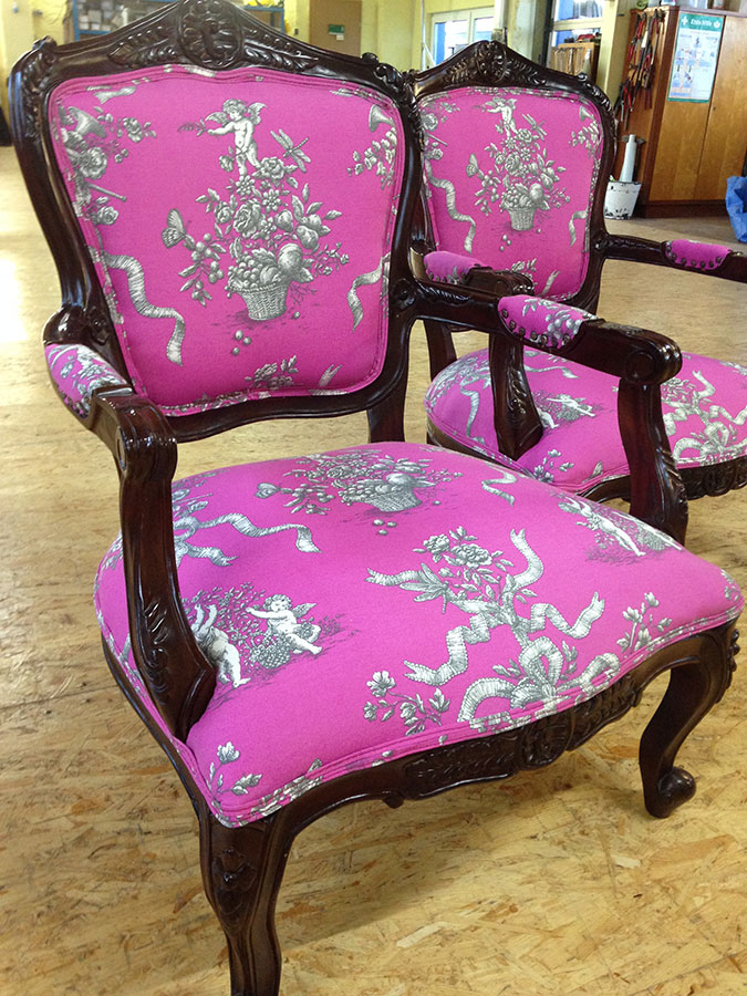 Restaurierung alter Stühle